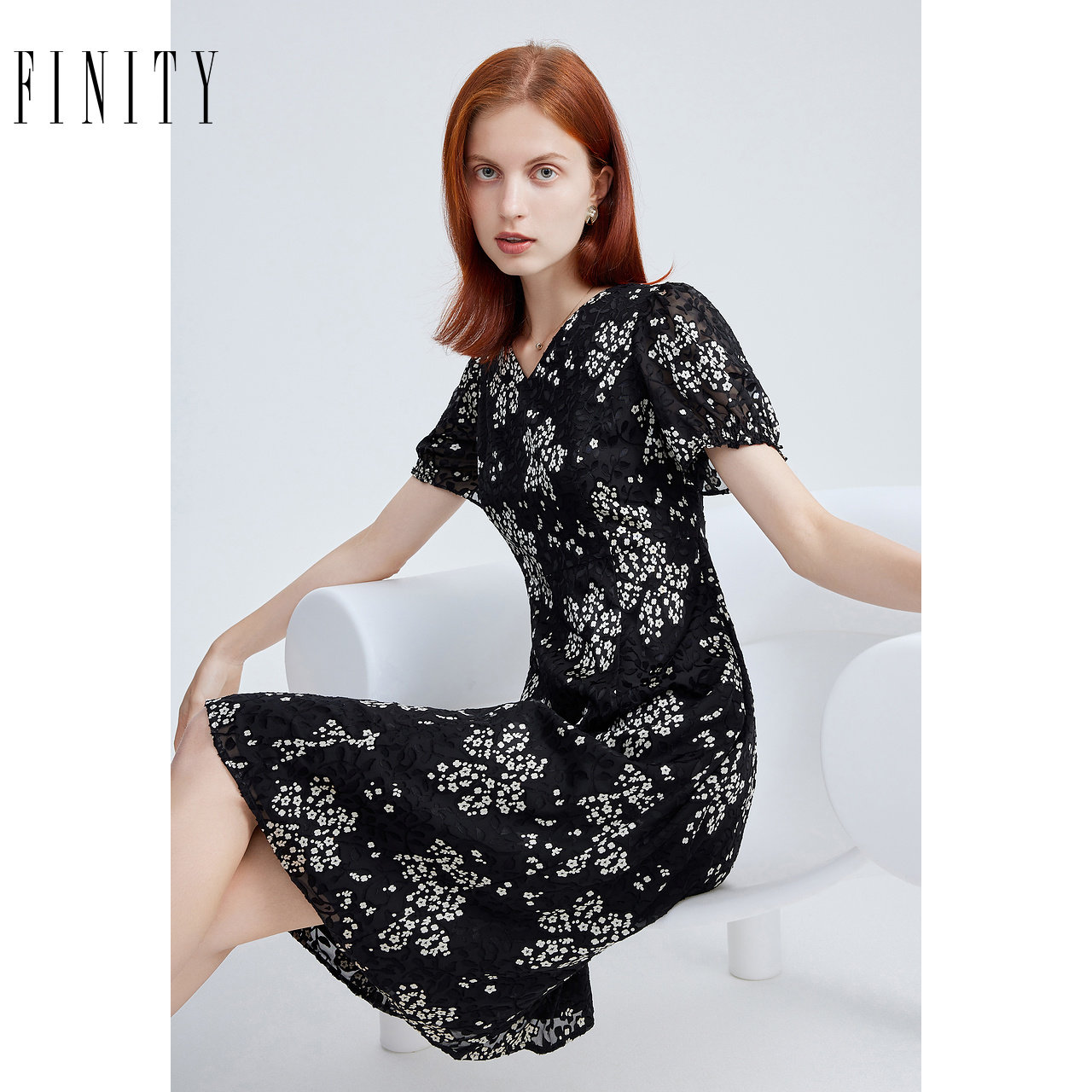 FINITY菲妮迪品牌连衣裙夏季简约黑色提花V领气质短袖裙子女