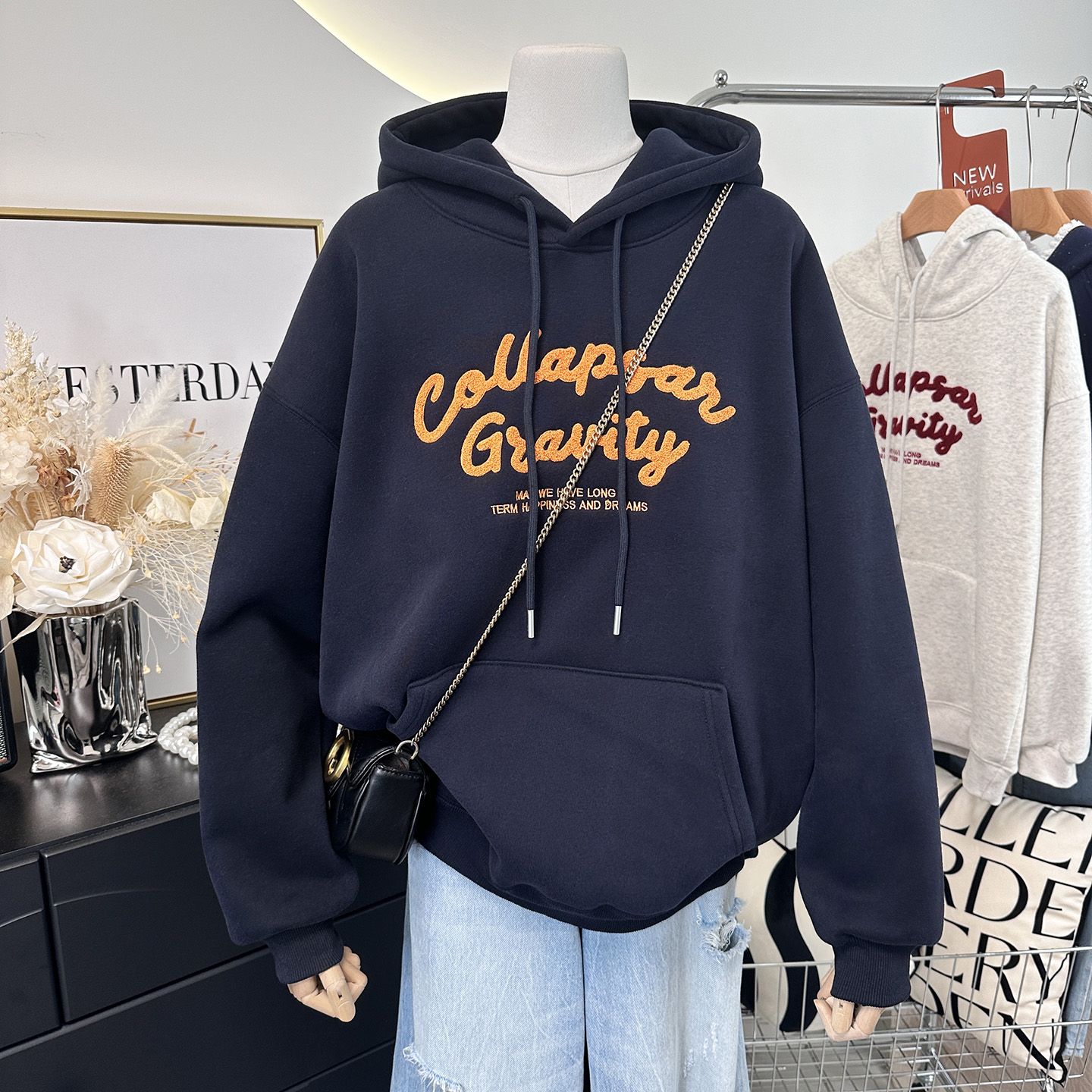 遮屁股中长款卫衣女2025新款简约时尚立体字母宽松加厚加绒上衣冬