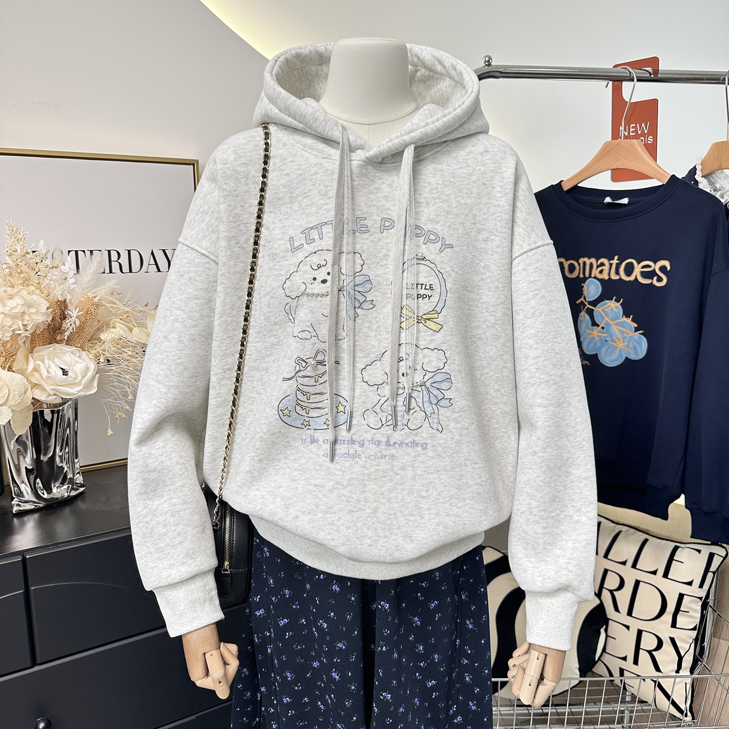 冬季2025新款韩系时尚无感印花珍珠狗狗宽松款连帽卫衣女加绒加厚