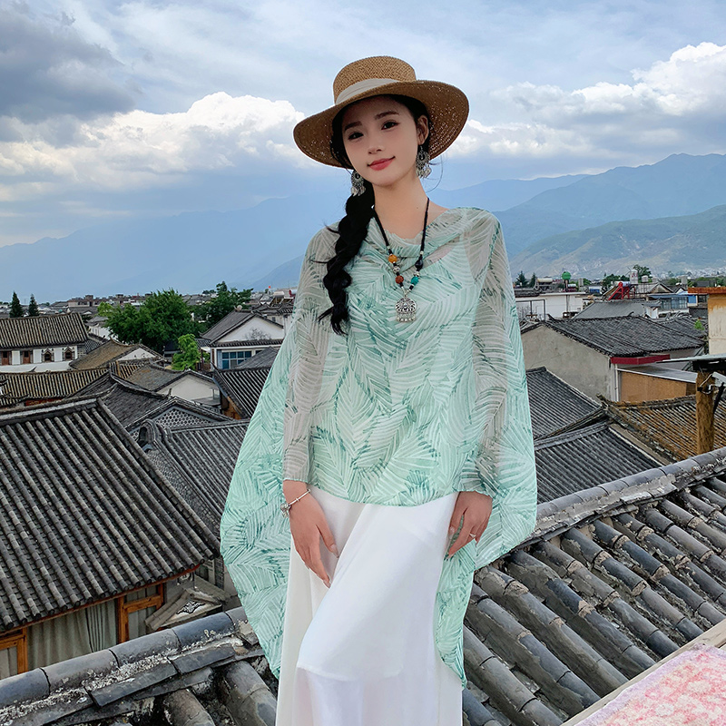 2025新款复古绿色民族风围巾披肩外搭女夏季云南草原旅游防晒丝巾