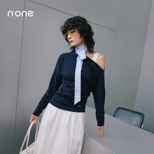 none 深蓝色露单肩设计感针织衫女2026春季新款法式丝不对称上衣