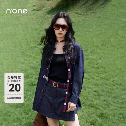 none宽松小众设计小马胸针衬衫