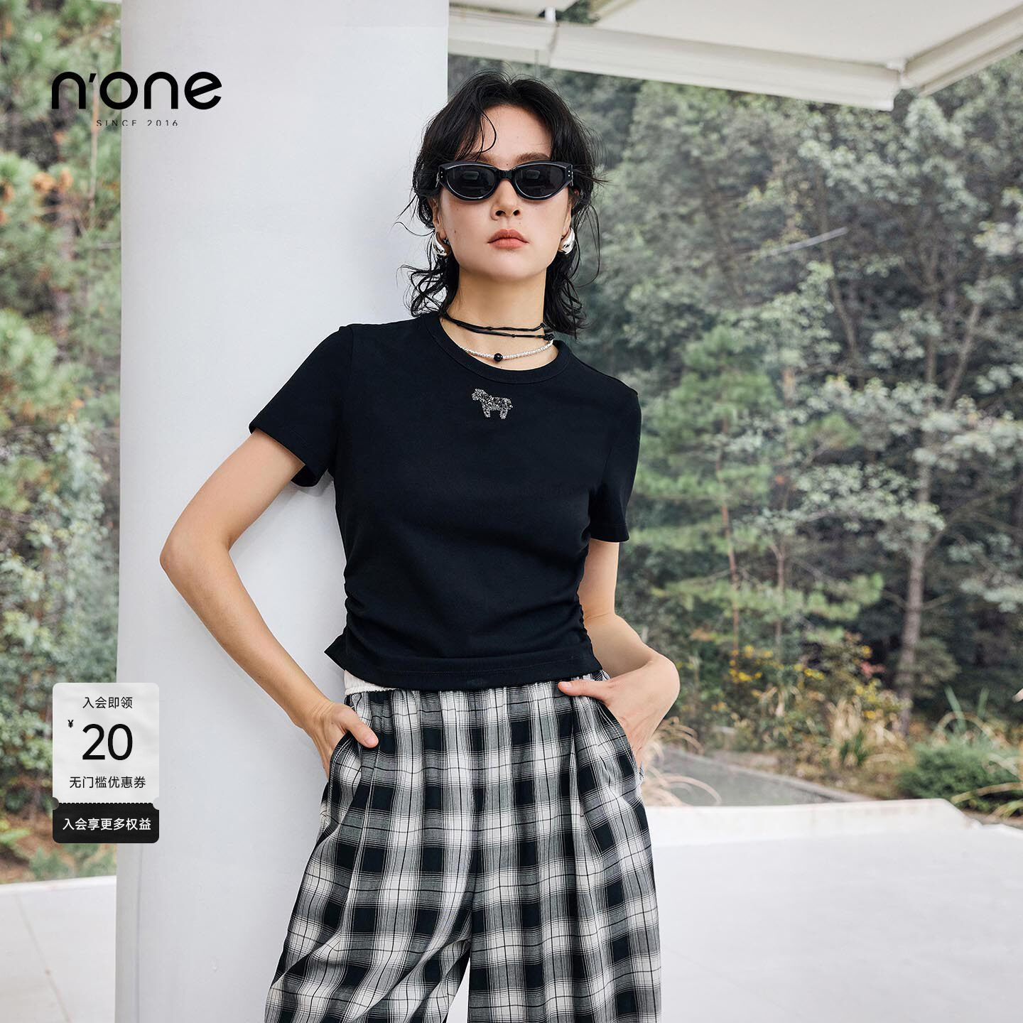 none 重工烫钻小马短袖T恤女2026夏季新款显瘦修身短款辣妹上衣