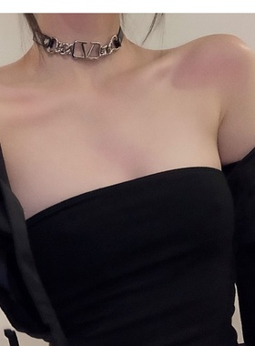 黑色女款皮项链个性复古皮绳项圈歌特十字颈带摇滚嘻哈网红脖链