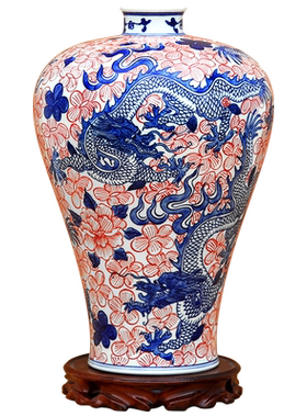 傲世中式手绘青花瓷客厅收藏品