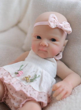 NPK20厘米仿真婴儿bettie实心硅胶Q弹碎花边上衣可拉扯收藏手办