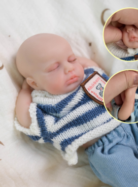 NPK重生娃娃20厘米实心Q弹可拉扯蓝色条纹套装跨境货源收藏手办