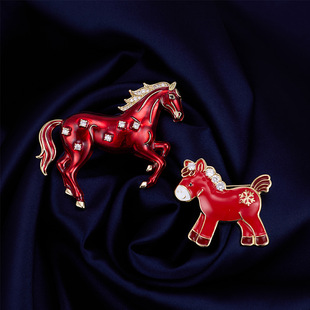 马到成功滴油动物骏马本命年胸针高级感轻奢男女同款马年服饰配件