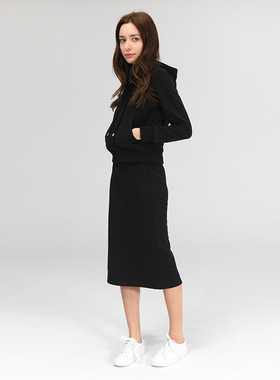 基本主义2022年秋季卫衣+半身裙休闲黑色连帽卫衣套装裙女S174004