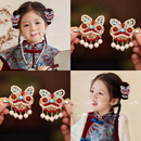 儿童新年醒狮流苏发夹女童可爱毛绒古风侧边刘海夹宝宝不伤发头饰