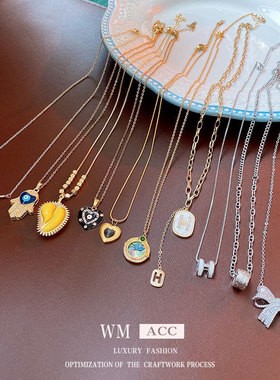 钛钢锆石爱心手掌项链 时尚简约百搭小众设计感锁骨链 高级感项饰