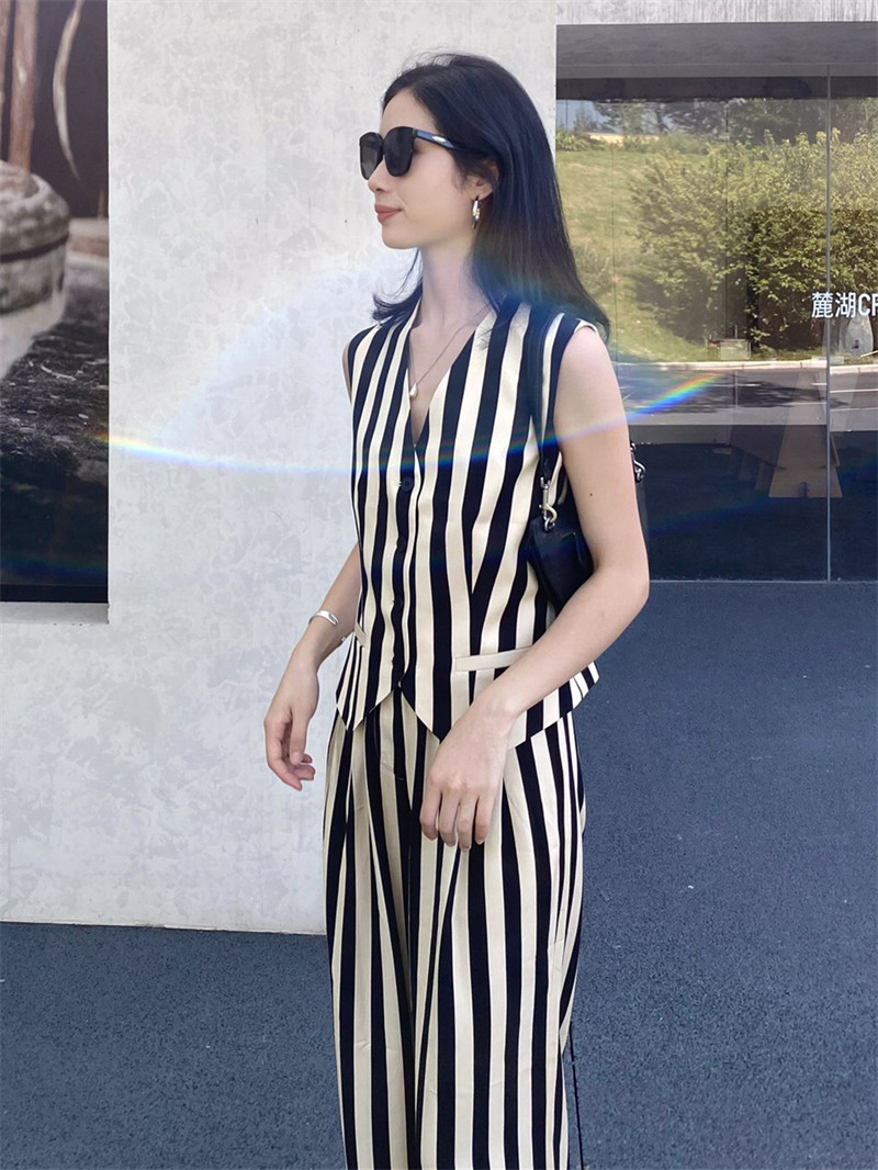 高级感大牌简约2025春经典条纹西装马甲显瘦阔腿裤洋气两件套装女