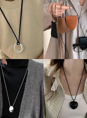 复古港风人造皮绳款小包项链时尚百搭月牙毛衣链出街高级感饰品女
