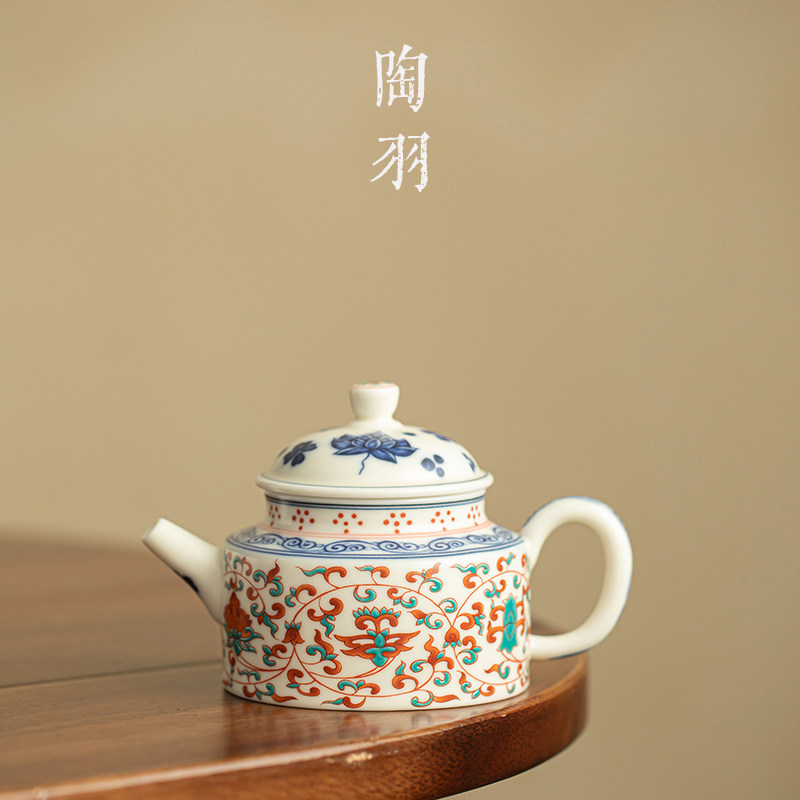 仿古瓷红绿彩缠枝莲纹茶壶