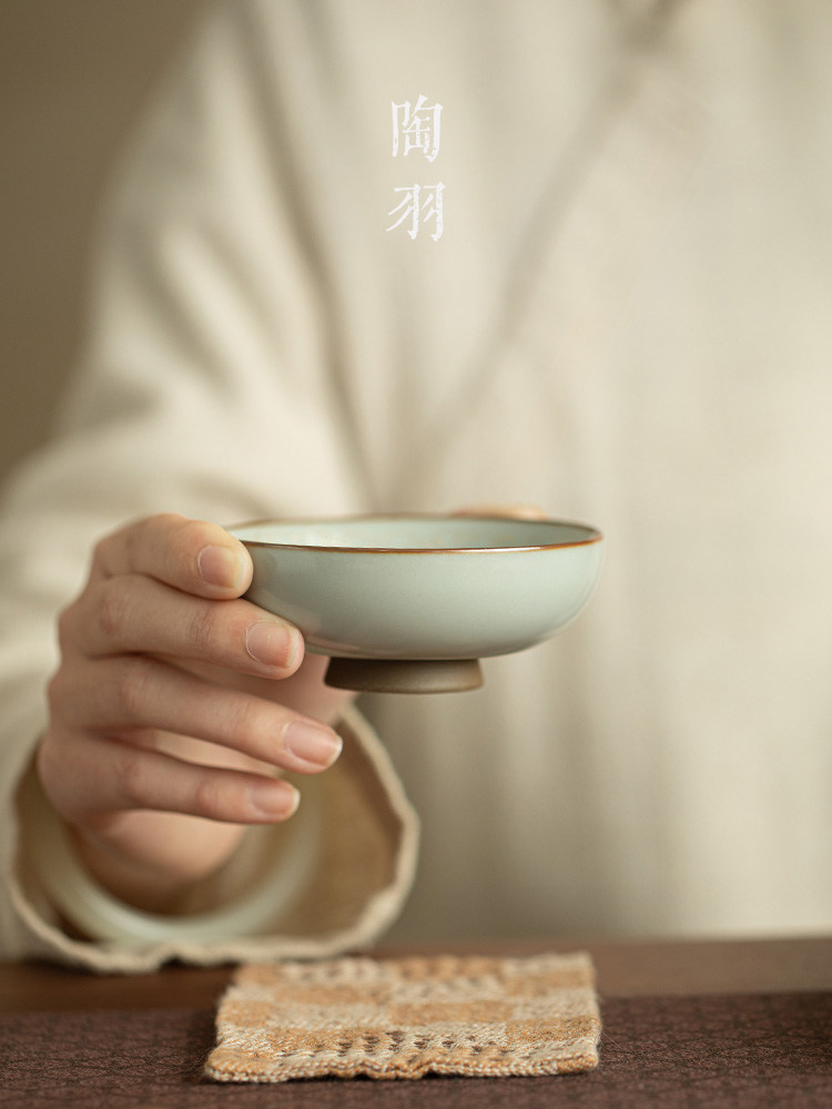 彷宋代汝窑银龙纹普洱杯家用陶瓷茶杯大师杯大茶杯功夫茶套装