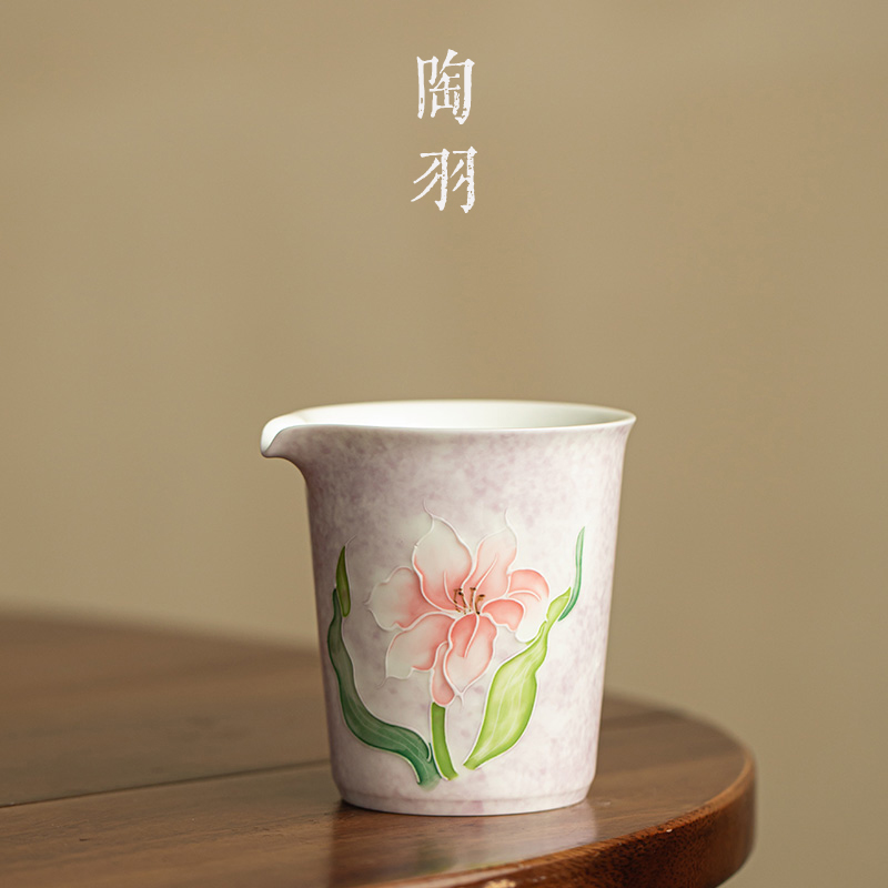 手绘堆雕朦紫百合芬芳公道杯