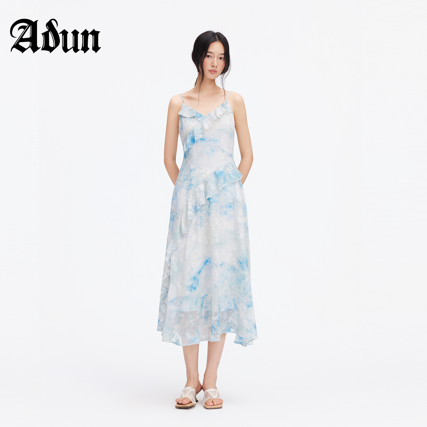Abun【商场同款】2026年夏季新品法式浪漫蓝色晕染吊带连衣裙女