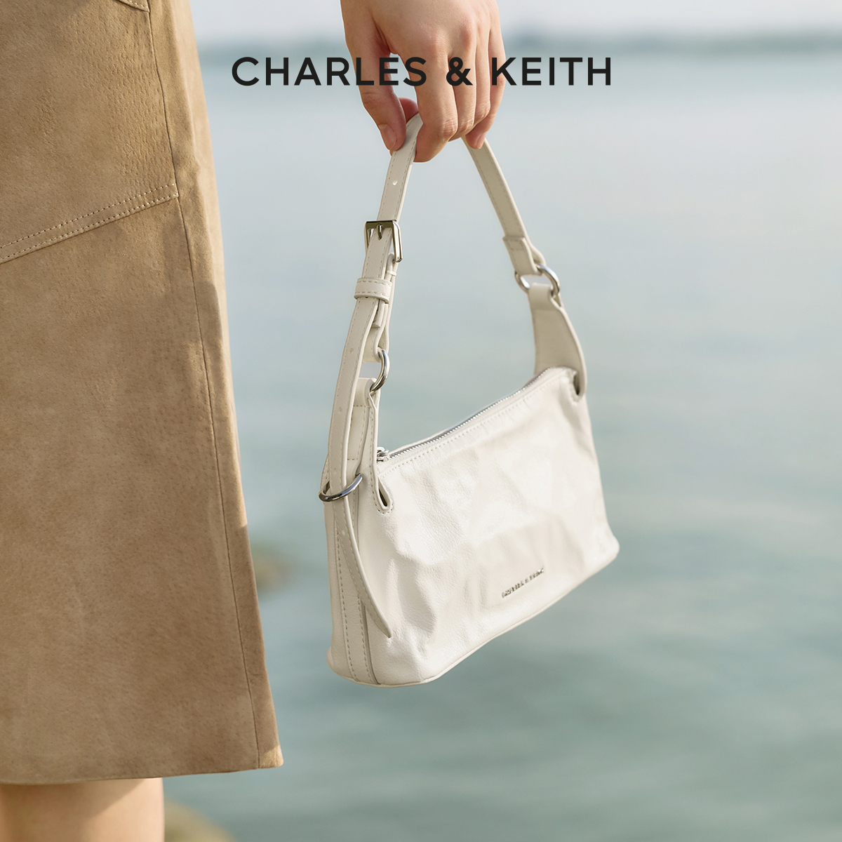 CHARLES&KEITH油蜡皮小方包