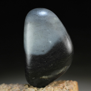 新疆和田玉137.9克天然黑白分明青花籽料原石把件珠宝玉石籽玉独