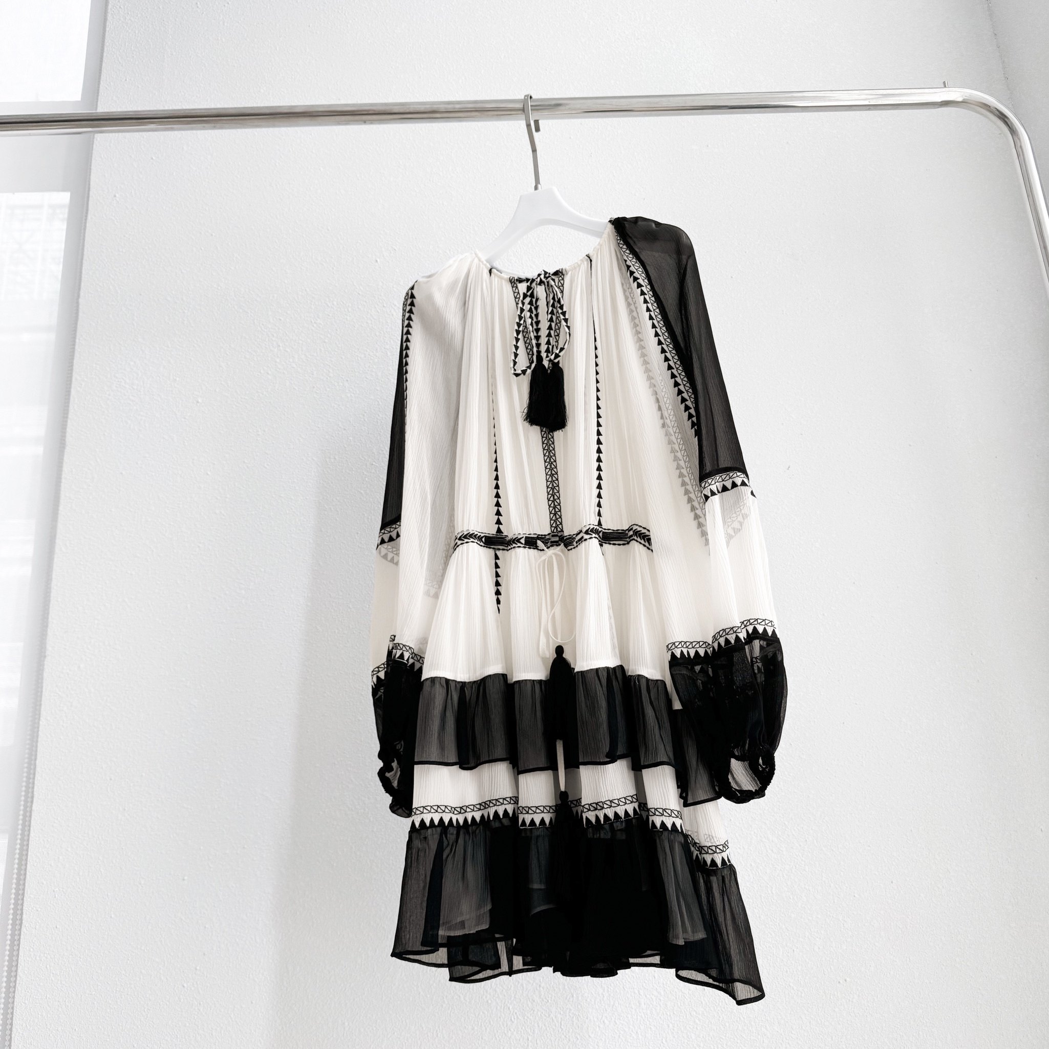 春夏新款 Ulla Johnson 早春女刺绣真丝迷你礼服连衣裙 特价