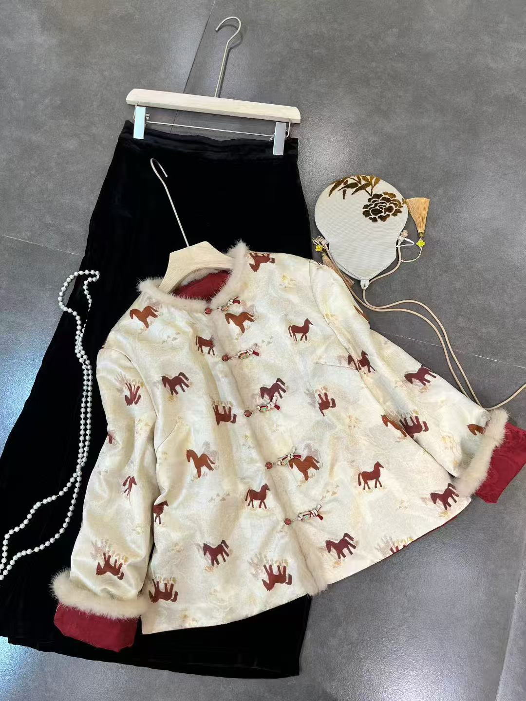 设计师款新中式国风外套女秋冬新款双面穿人丝香云纱小马上衣马甲