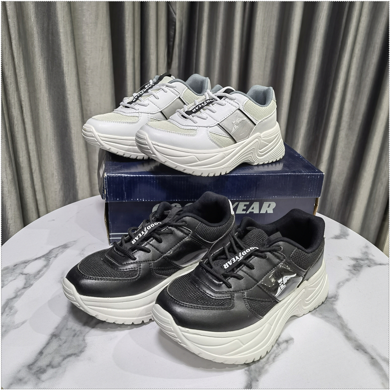 显脚小女子时尚纯色回弹秋季鞋