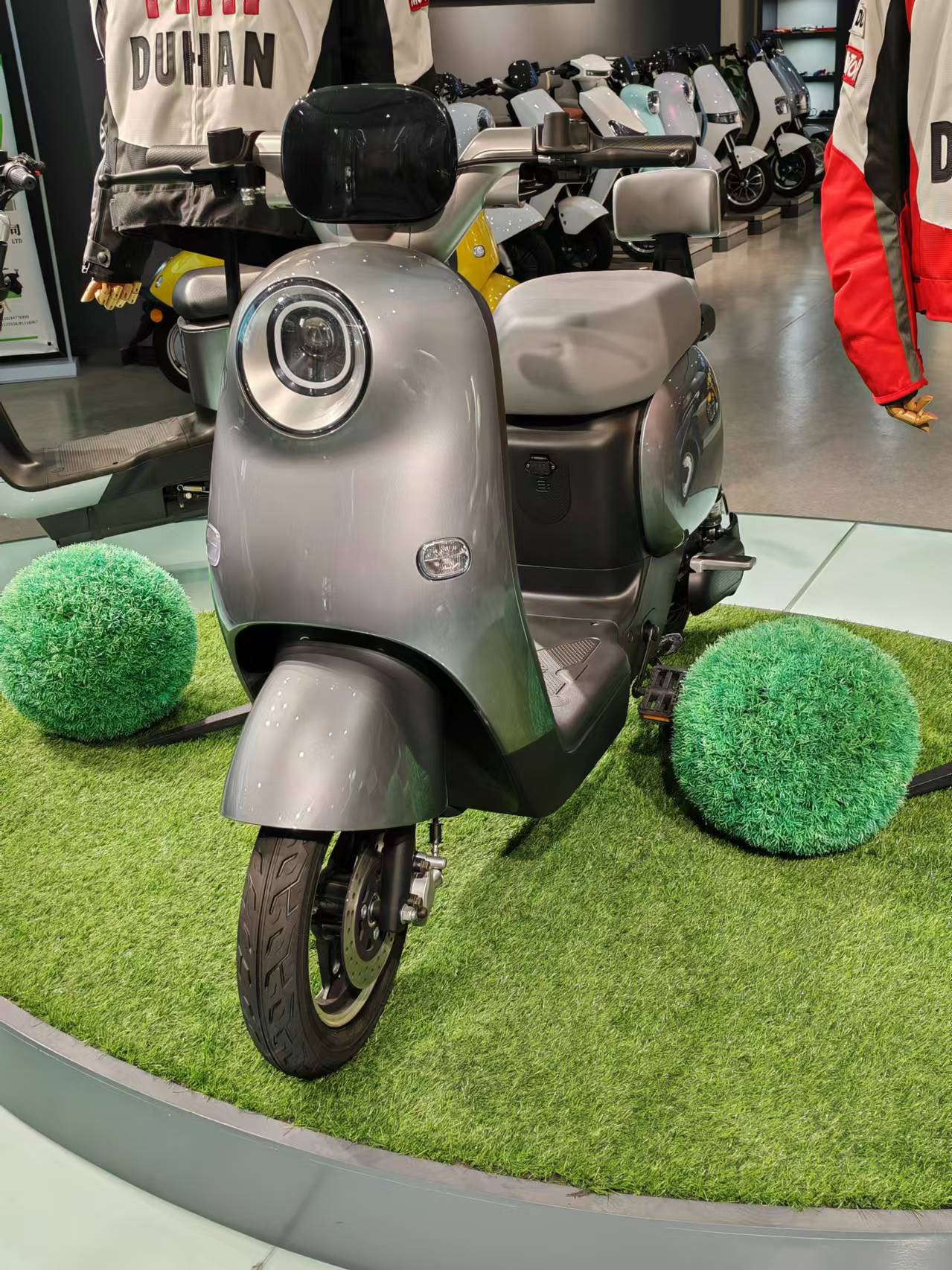 适用于新国标雅迪颜可DM120台铃萌曼电动车大灯前照灯灯具