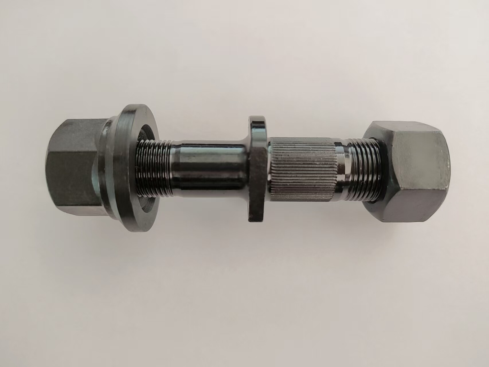 欧马可乌金刚 后轮螺栓125长 20/20x63-22.3/22x57 轮胎螺丝