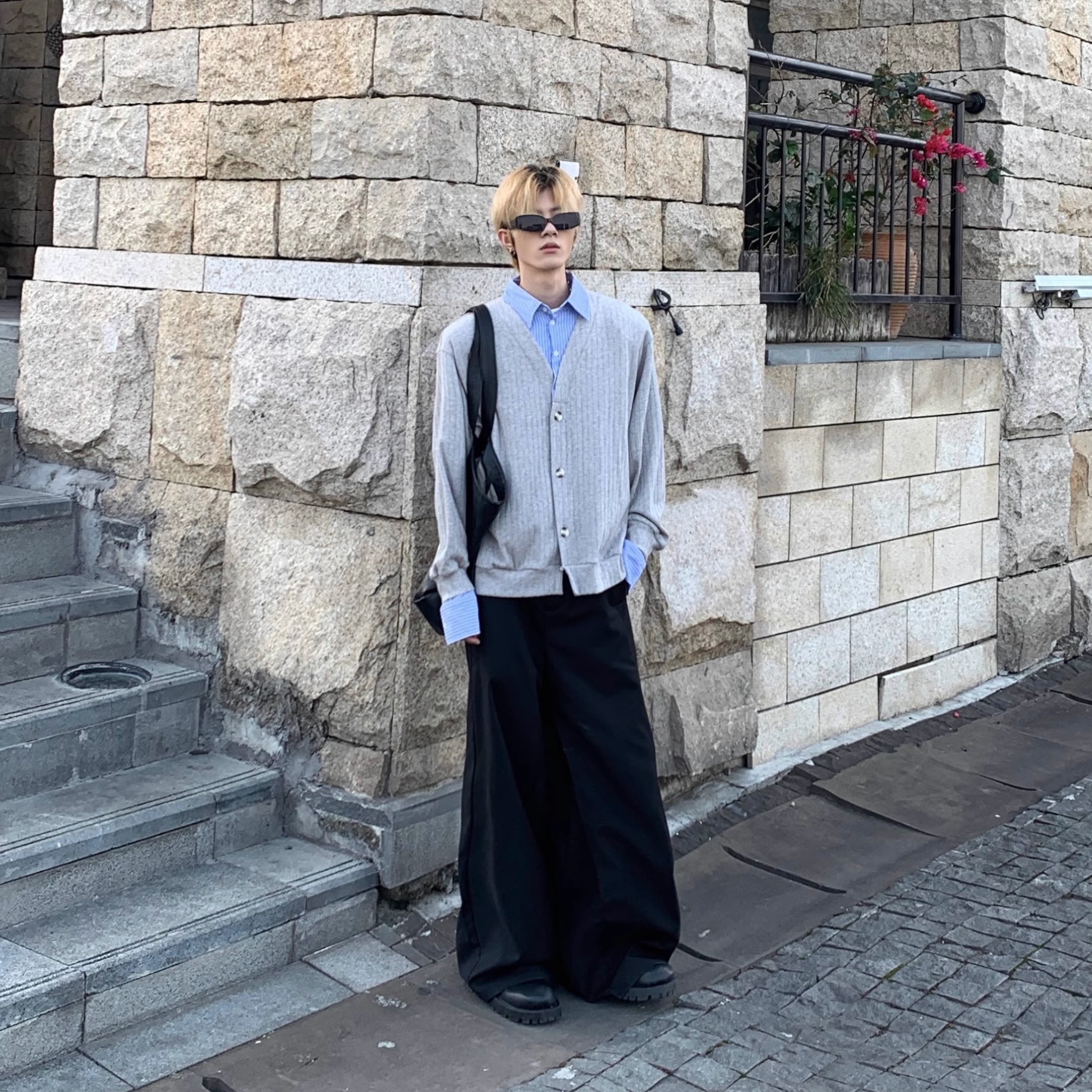 拼接假两件针织开衫男