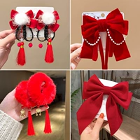 4 куска белых бархатных шариков