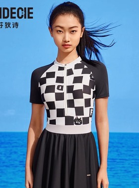 芬狄诗商场同款连体泳衣女格纹带胸垫修身短袖a字短裙泳装FS00123