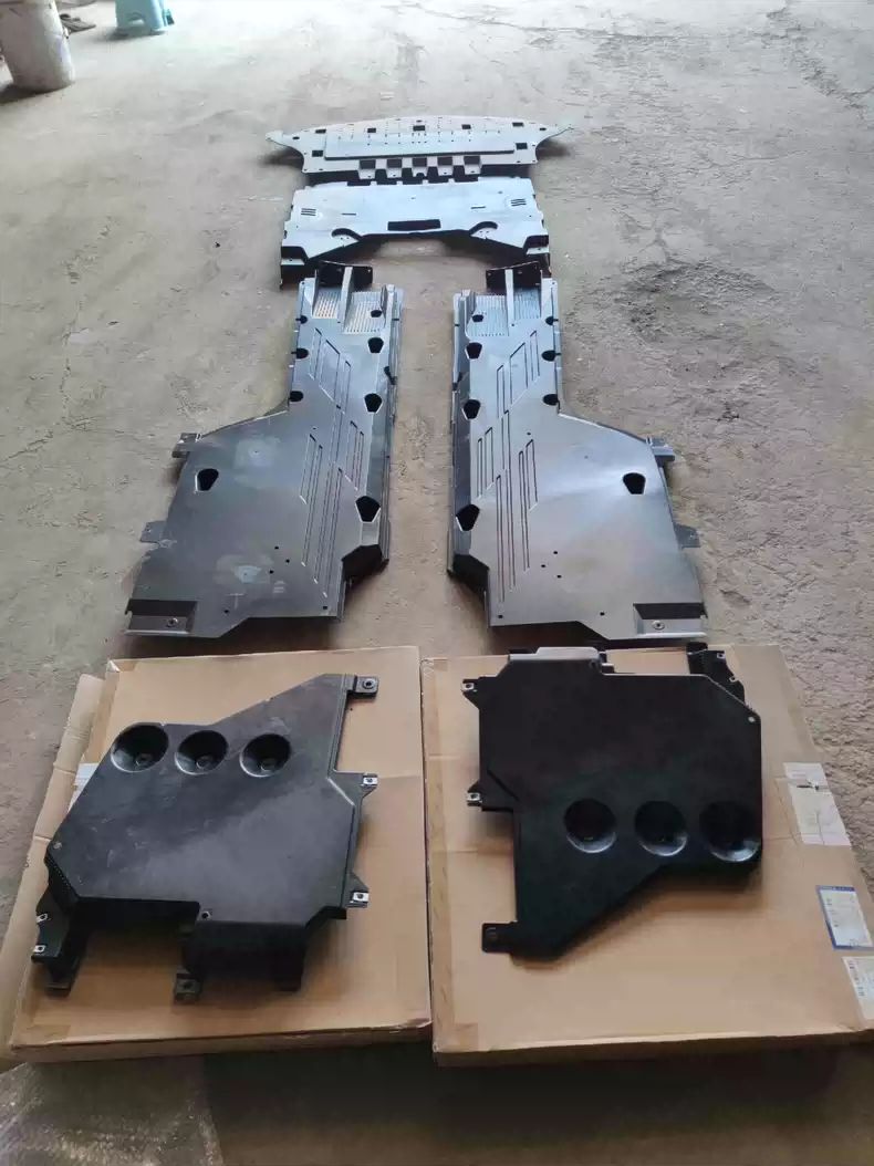 适用凯迪拉克CT4CT5前杠下护板发动机下护板底盘下护板油箱下护板