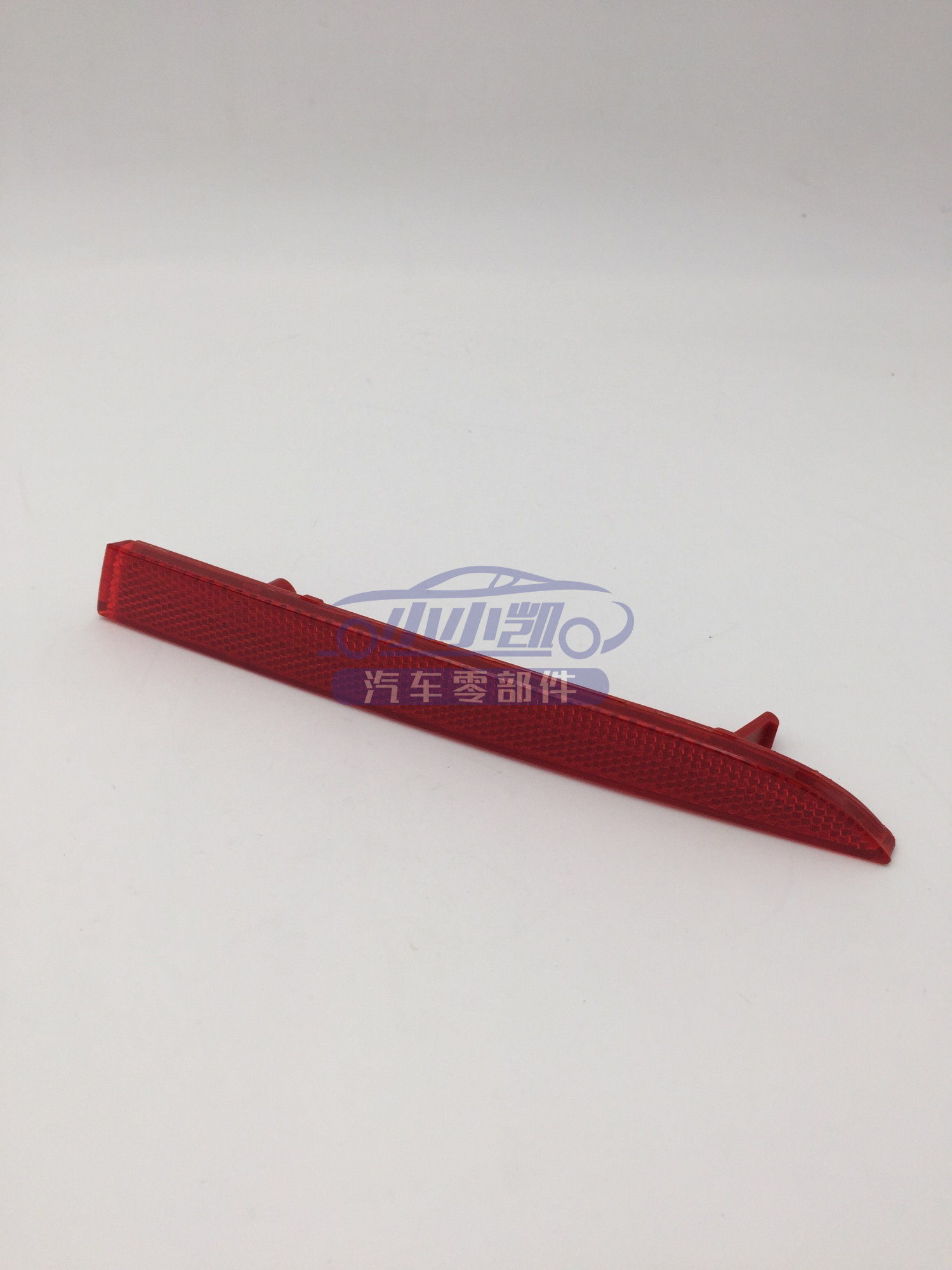 适配后杠红色塑料反光板