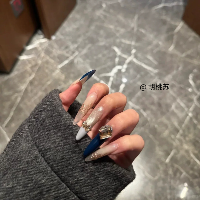 纯手工穿戴甲纯欲蓝白金钻饰轻奢高级感气质ins百搭温柔贵妇美甲