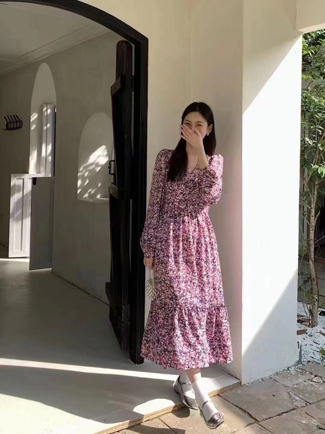 优雅女人味茶歇裙温柔风收腰显瘦法式中长裙V碎花泡泡袖连衣裙女