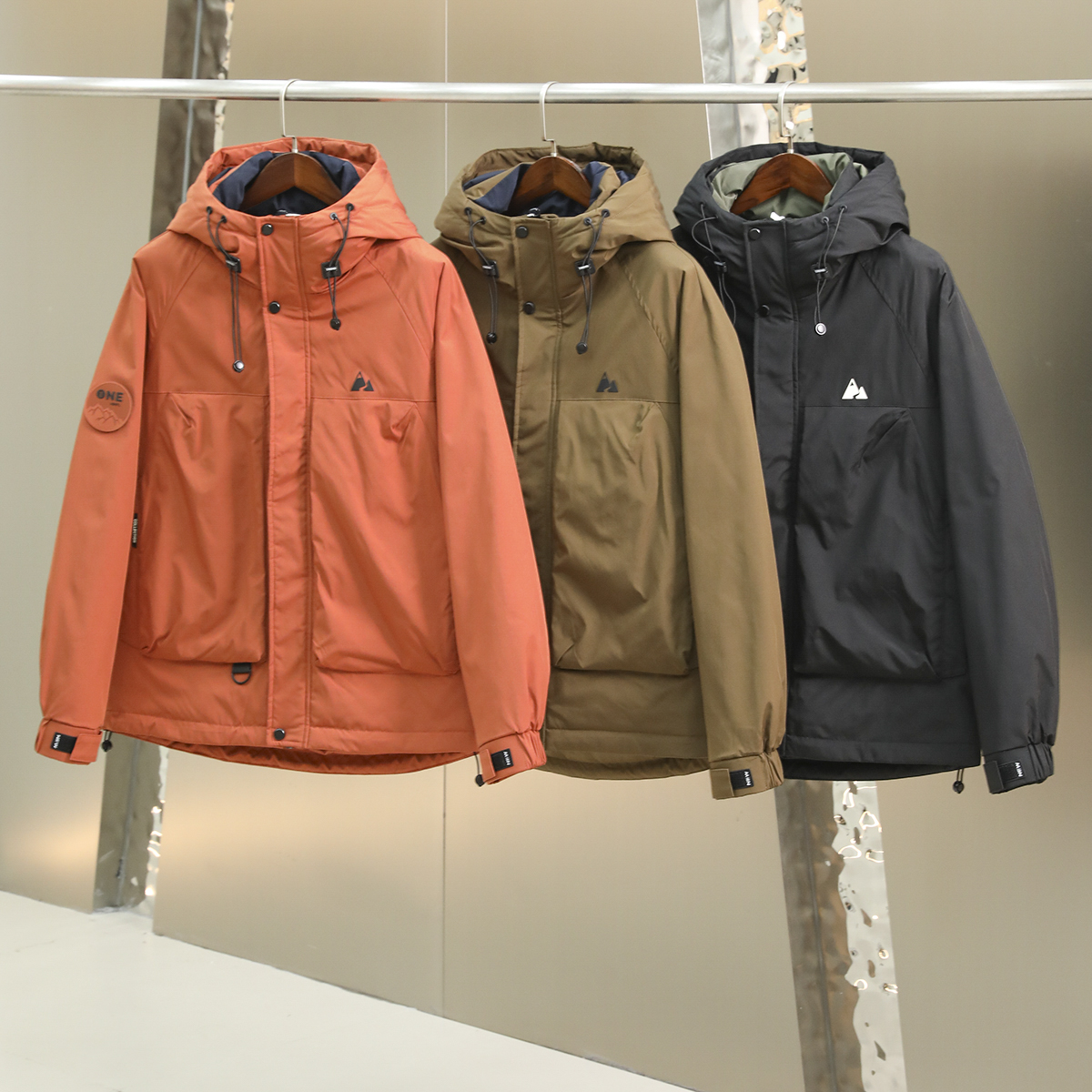 山系户外 高蓬松鸭绒+热反射 压胶分仓 秋冬情侣款连帽加厚羽绒服