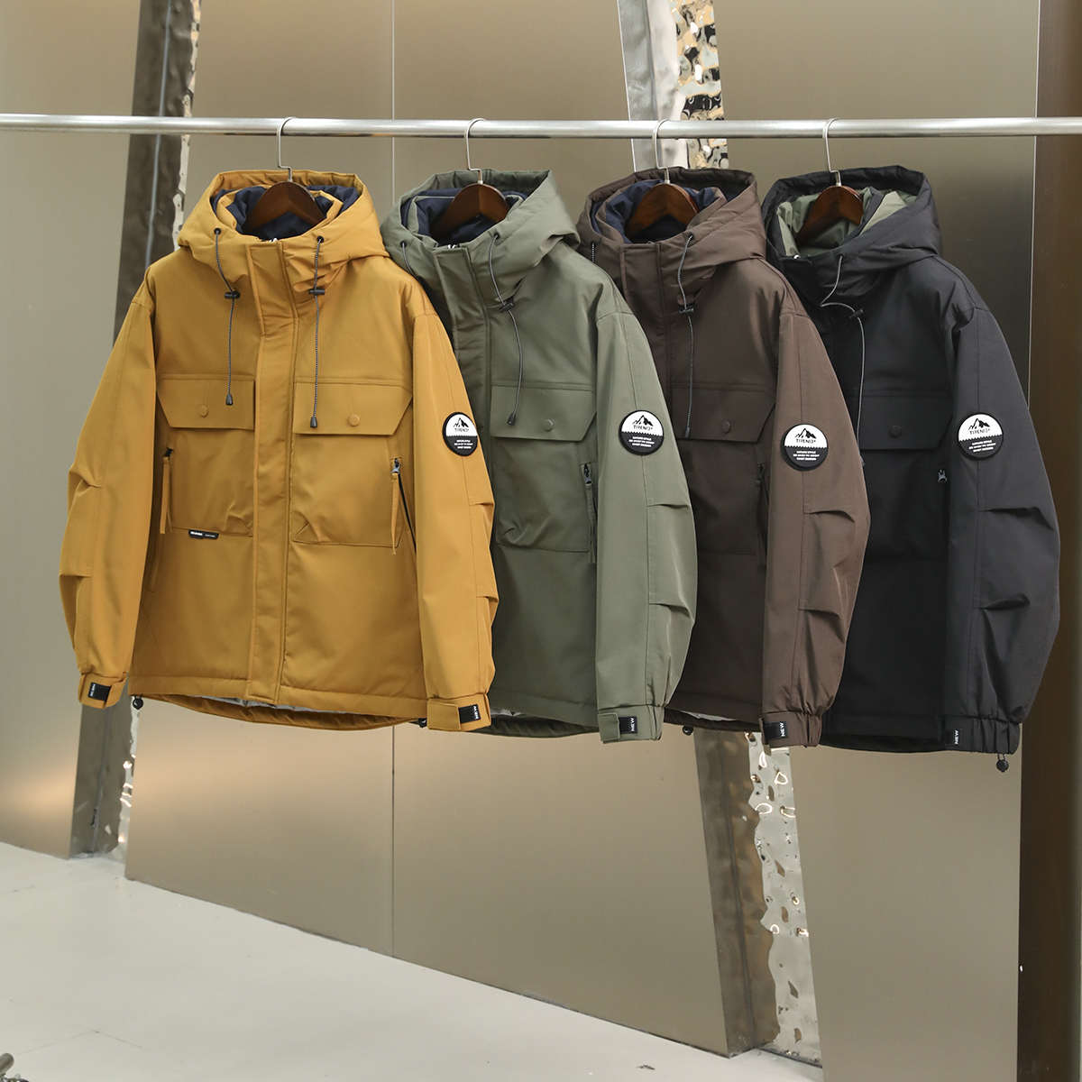 王炸牛货 柜1299 银离子热反射 压胶分仓 秋冬男士连帽工装羽绒服