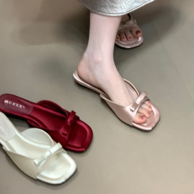 羊皮版!绸缎面红色显白凉拖鞋