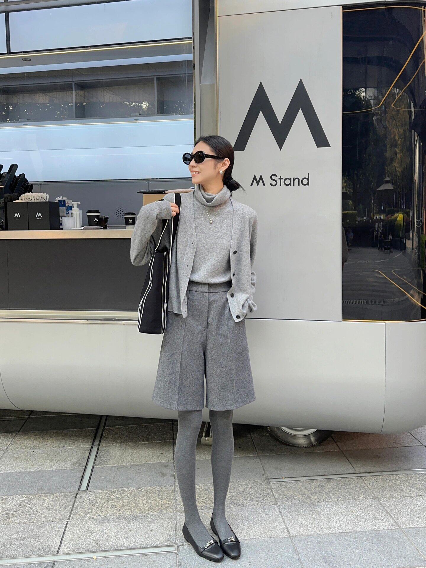 复古文艺毛呢五分裤女2025冬季新款常规百搭显瘦休闲直筒羊毛中裤