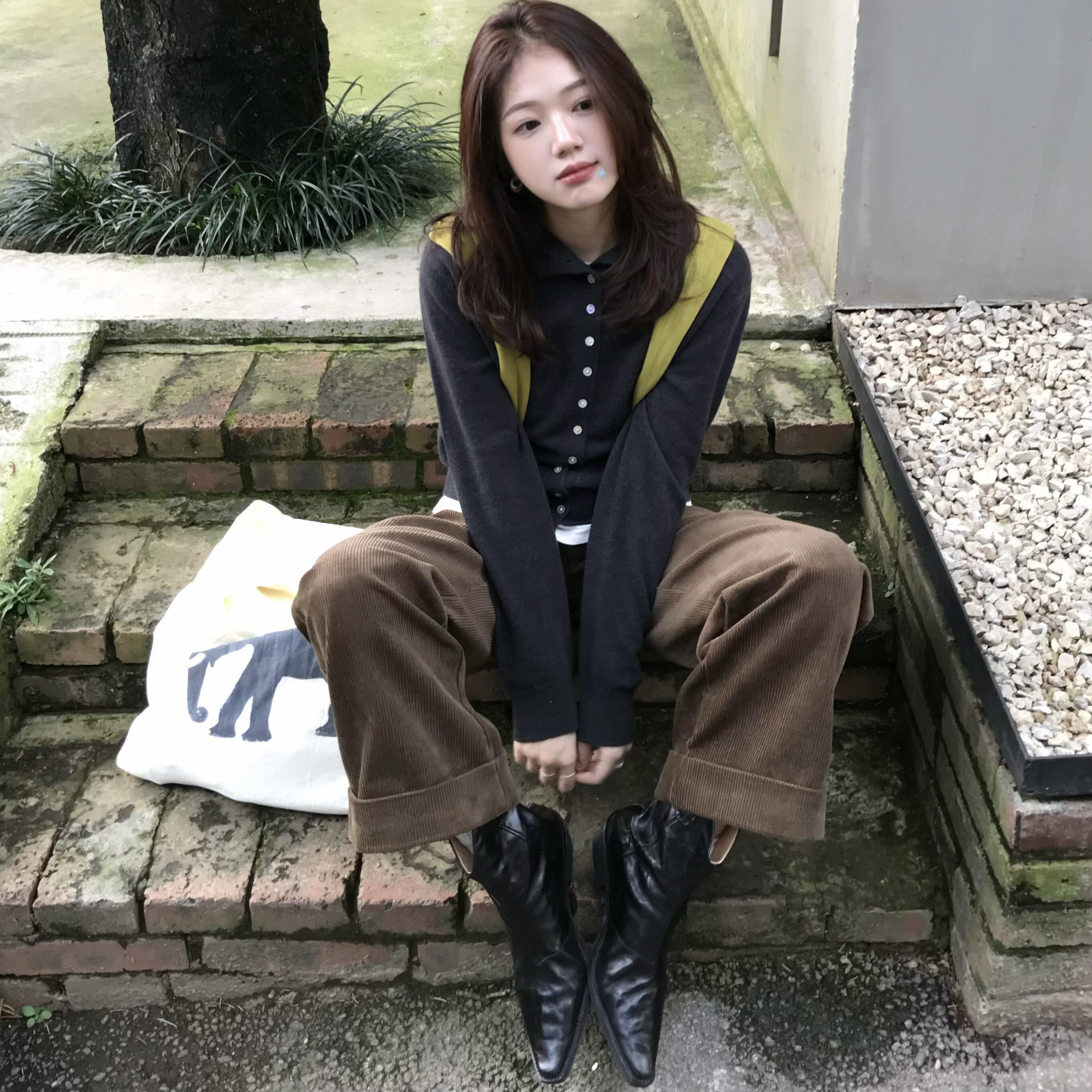 日系风格穿搭咖啡色复古阔腿裤女