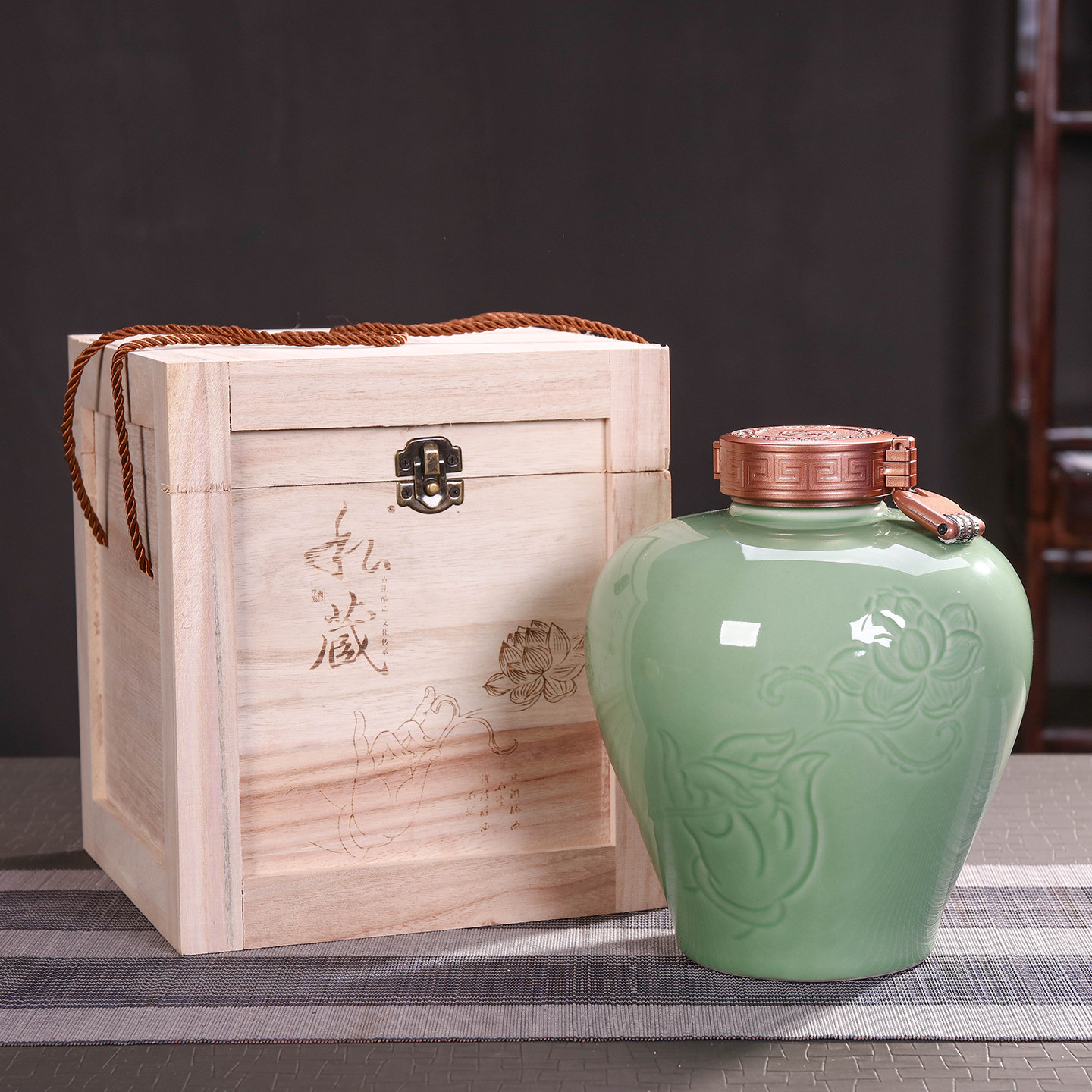 仿古陶瓷酒坛1斤5斤装饰家用酒壶散装中式空白酒瓶子泡散酒密封罐