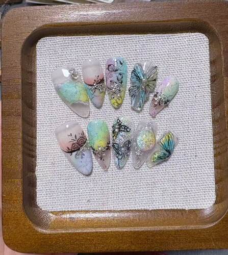 原创蝶恋花纯手工彩绘穿戴甲高级感美甲贴片成品显白短款定制A90