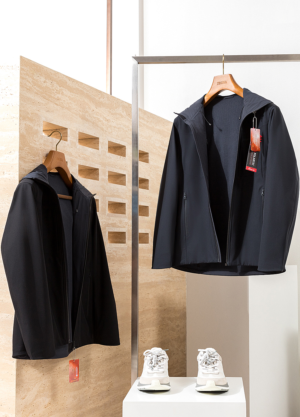 连帽防水透气弹力干爽夹克外套