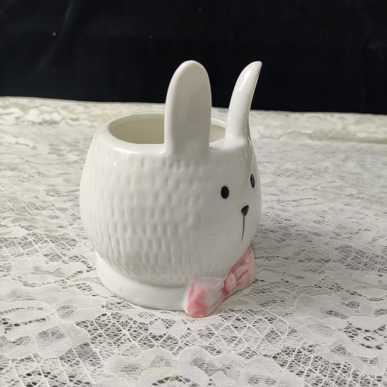 高温兔子罐子，高11厘米，宽6厘米