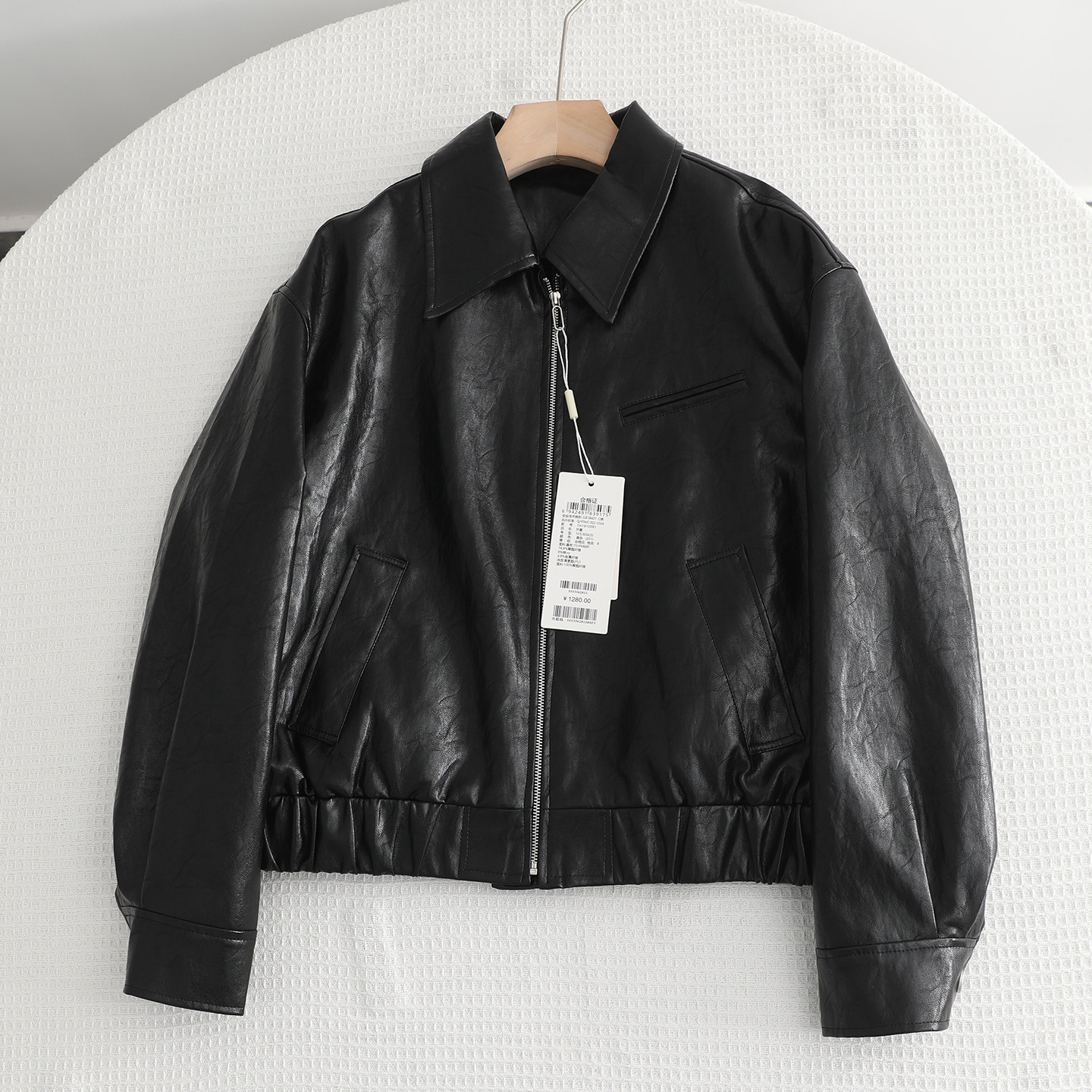 伊家~廓形显瘦短款翻领松弛夹克光泽感皮衣短外套2026春装新款女,女装/女士精品,短外套,淘宝优惠券,粉丝福利购,淘宝优惠卷