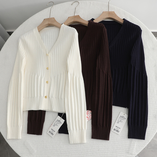 伊家~设计感时尚百搭V领修身针织开衫女2026春季新款法式毛衣外套
