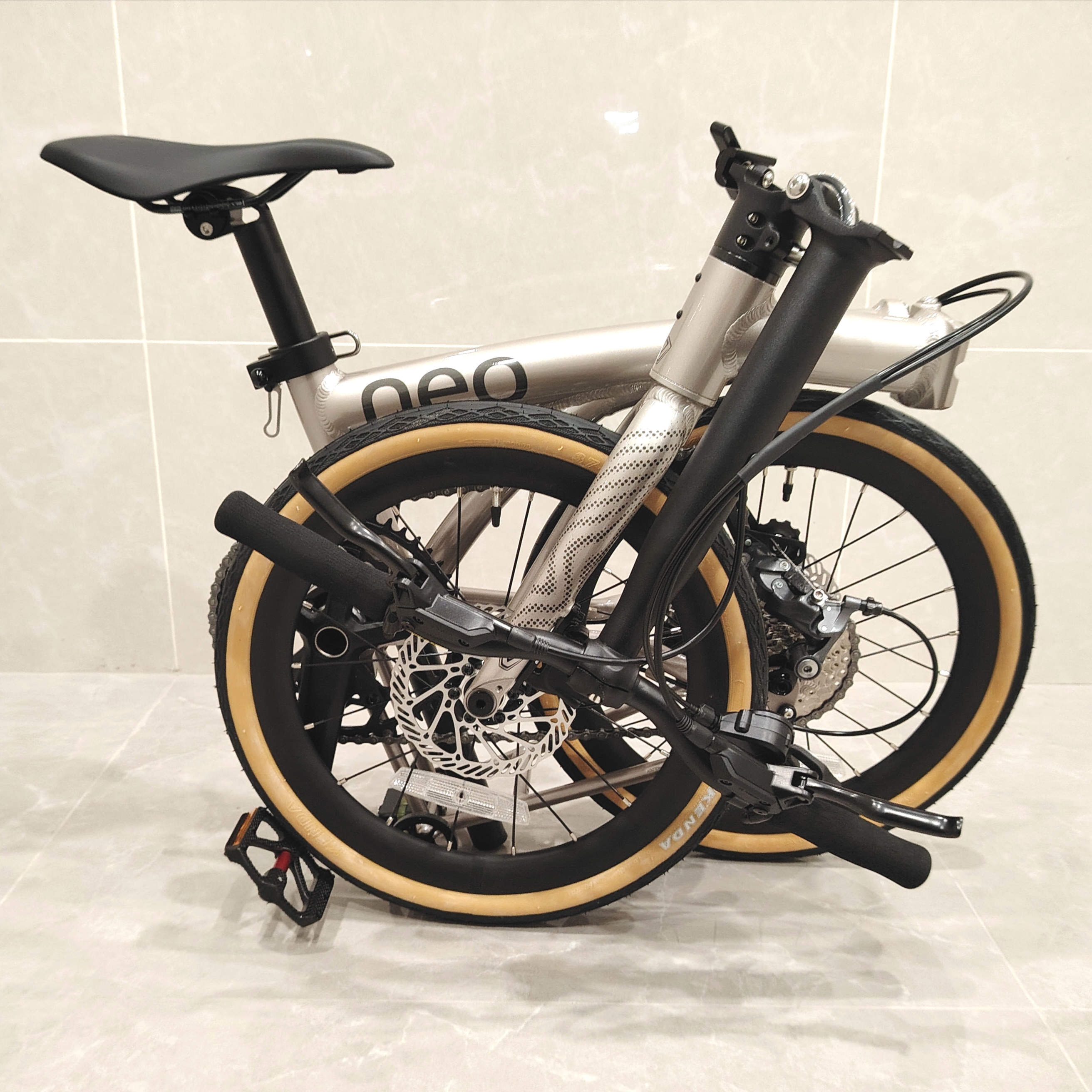 折叠车9速便携地铁车尾通勤推行