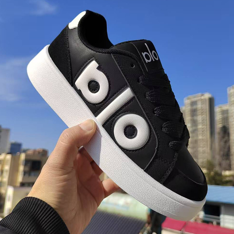 潮流小众设计男女板鞋2026新款面包校园学生百搭情侣休闲运动鞋子