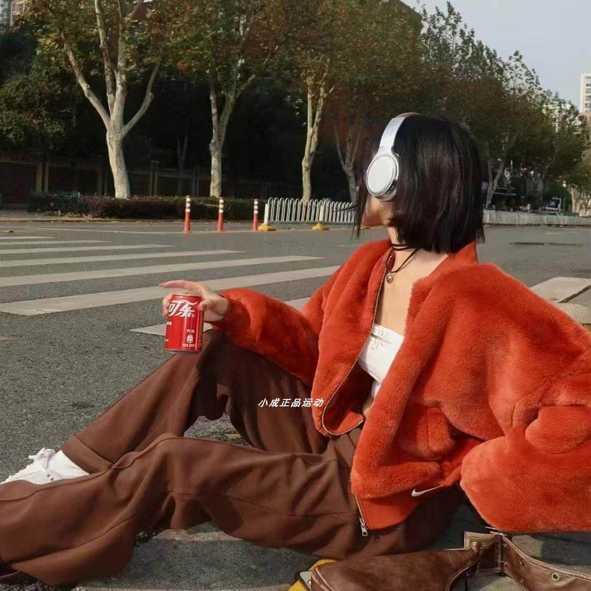 耐克女子人造皮毛绒外套夹克