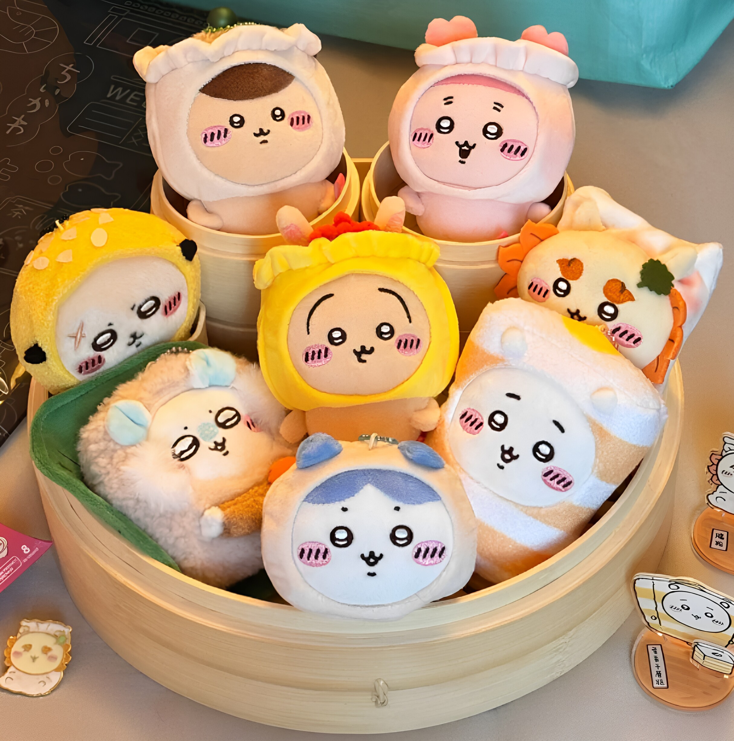 【现货】香港限定饮茶早茶系列乌萨奇烧卖香肠卷小八毛绒挂件图片